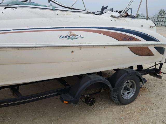 SERV3412K798 - 1998 SEAR BOAT WHITE photo 9