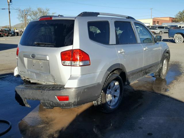 KNDJJ741195032212 - 2009 KIA BORREGO LX SILVER photo 4