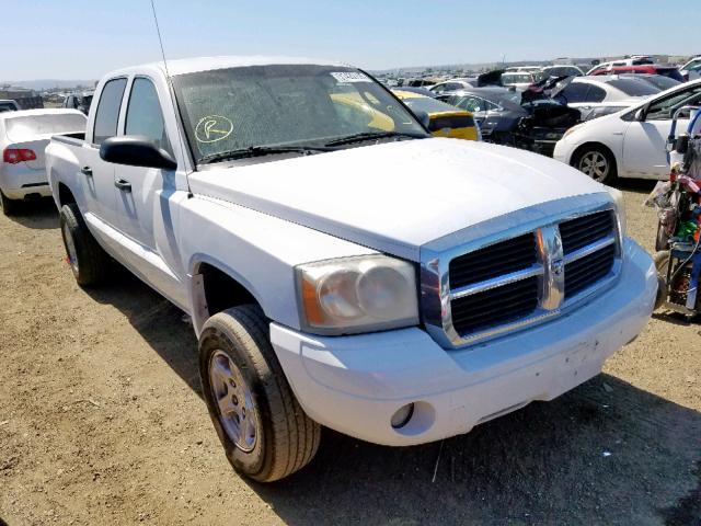 1D7HE48NX7S197422 - 2007 DODGE DAKOTA QUA WHITE photo 1