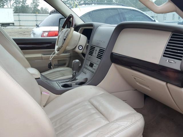 5LMEU88H44ZJ01510 - 2004 LINCOLN AVIATOR 棕色 照片 5