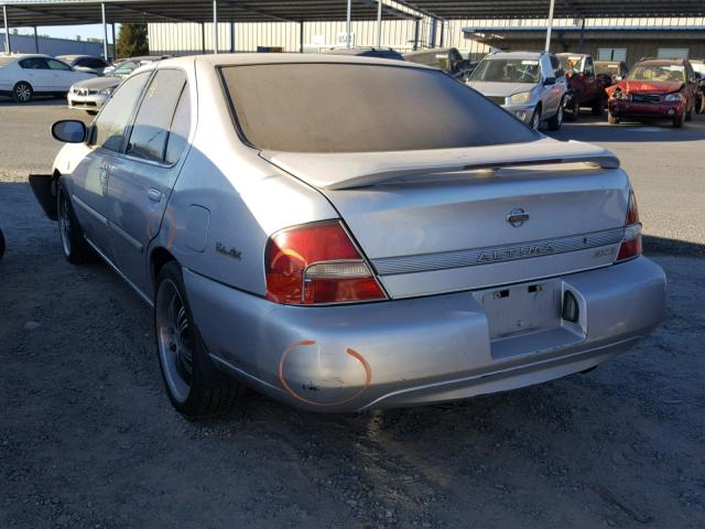 1N4DL01D3YC117341 - 2000 NISSAN ALTIMA XE SILVER photo 3