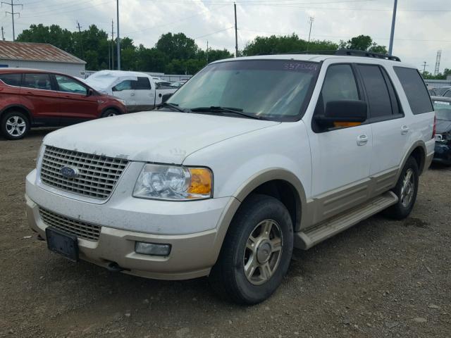 1FMFU18596LA53285 - 2006 FORD EXPEDITION WHITE photo 2