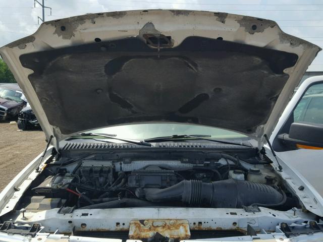 1FMFU18596LA53285 - 2006 FORD EXPEDITION WHITE photo 7