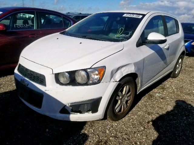 1G1JA6SH7C4107091 - 2012 CHEVROLET SONIC LS WHITE photo 2