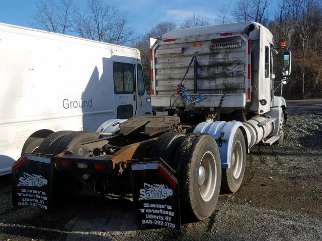 1FUJBBCK87LX41523 - 2007 FREIGHTLINER CONVENTION WHITE photo 4