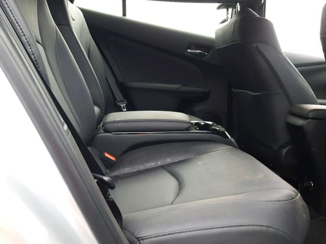 JTDKARFP5H3038641 - 2017 TOYOTA PRIUS PRIM ვერცხლისფერი ფოტო 6