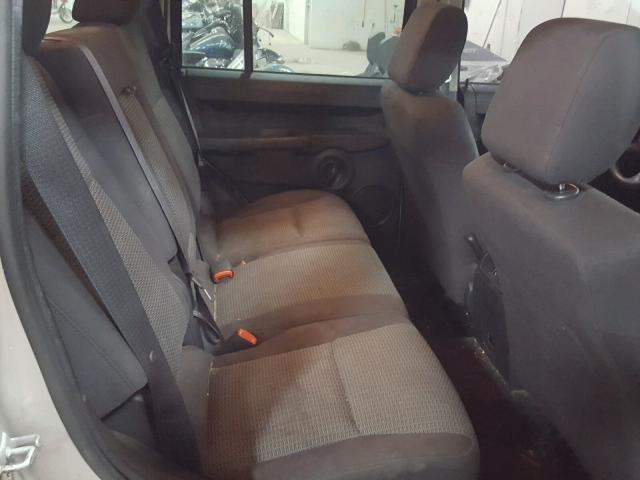 1J8HG48K28C149749 - 2008 JEEP COMMANDER GRAY photo 6