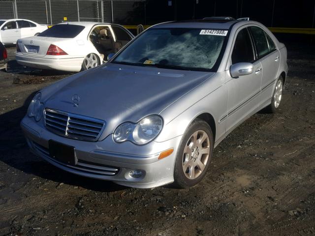 WDBRF61J35A759046 - 2005 MERCEDES-BENZ C 240 SILVER photo 2