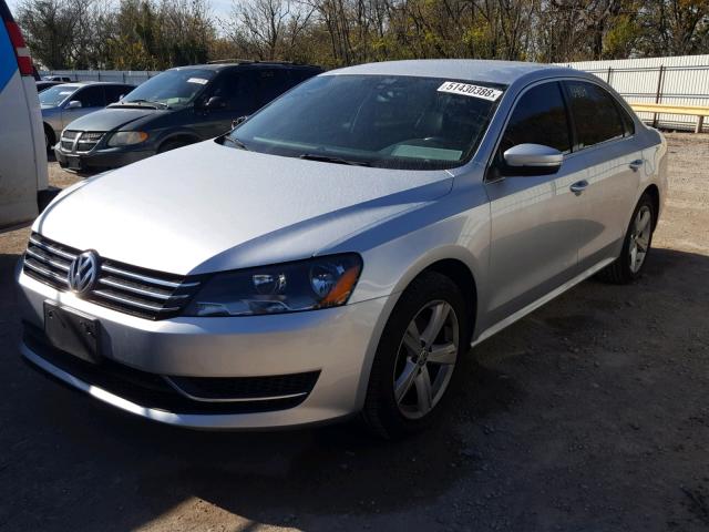 1VWBP7A31DC086992 - 2013 VOLKSWAGEN PASSAT SE SILVER photo 2