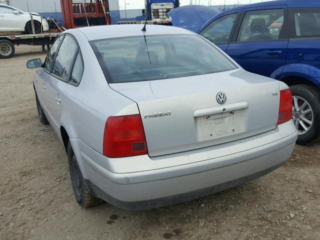 WVWAD63B6WE294038 - 1998 VOLKSWAGEN PASSAT GLS SILVER photo 3