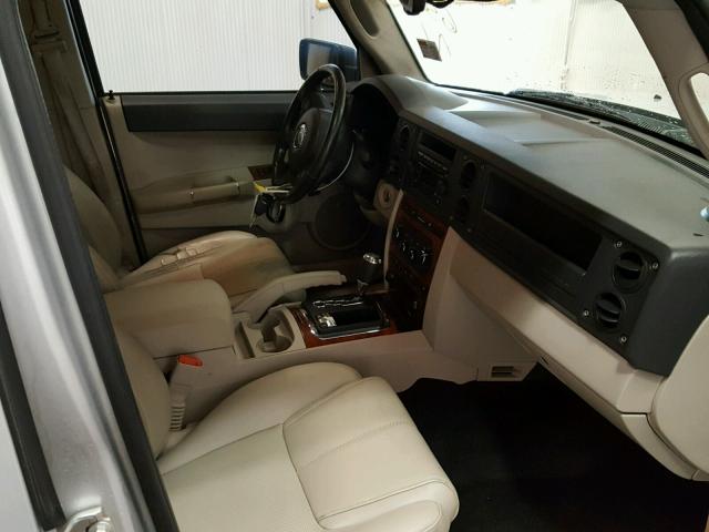 1J8HG58247C632907 - 2007 JEEP COMMANDER Gümüş foto 5