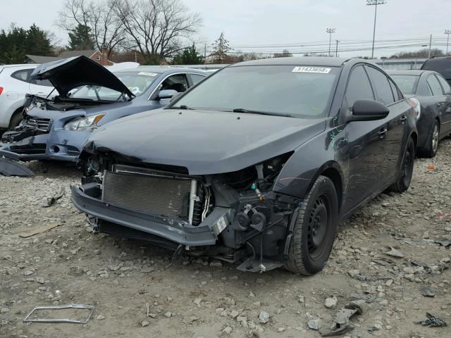 1G1PA5SGXD7123152 - 2013 CHEVROLET CRUZE LS BLACK photo 2