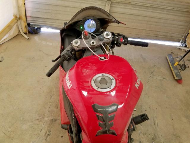 JKAZXCD167A023854 - 2007 KAWASAKI ZX1000 D RED photo 5