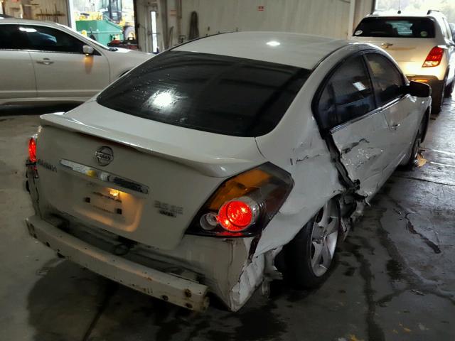 1N4BL21E88N494070 - 2008 NISSAN ALTIMA 3.5 WHITE photo 4