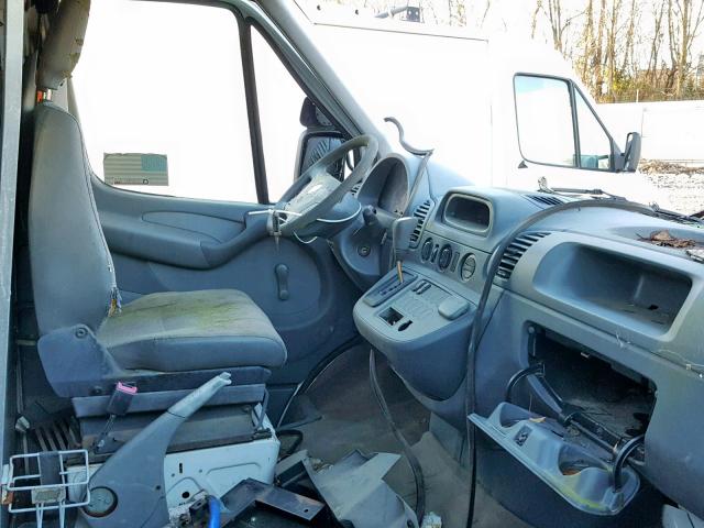 WD0PD744155810733 - 2005 DODGE SPRINTER 2 WHITE photo 5