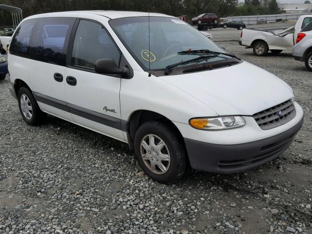 2P4GP4536WR855557 - 1998 PLYMOUTH VOYAGER SE WHITE photo 1