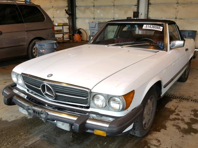 WDBBA48D3HA065983 - 1987 MERCEDES-BENZ 560 SL WHITE photo 2