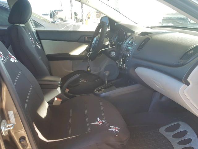 KNAFU4A22A5862157 - 2010 KIA FORTE EX GRAY photo 5