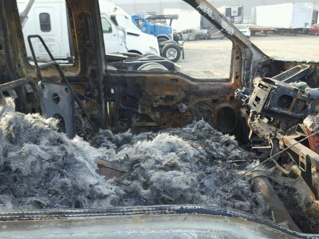 3FRWX6FC6BV621833 - 2011 FORD F650 SUPER BURN photo 5