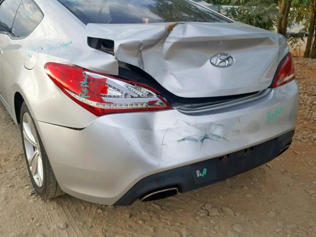 KMHHU6KH8AU011895 - 2010 HYUNDAI GENESIS CO SILVER photo 9