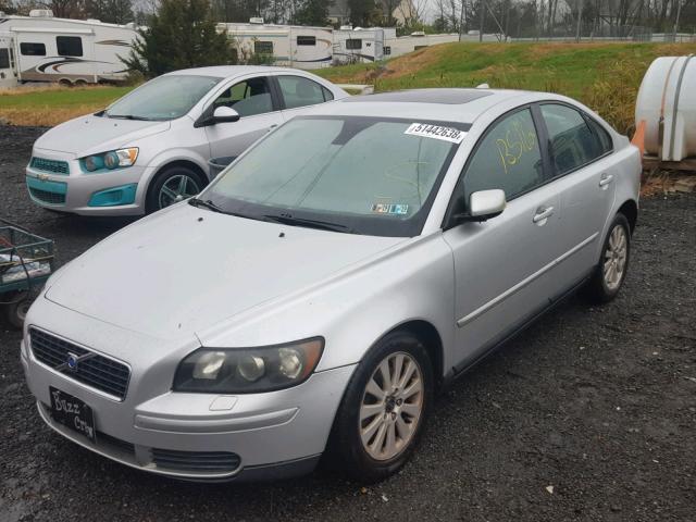 YV1MS382252109049 - 2005 VOLVO S40 2.4I SILVER photo 2