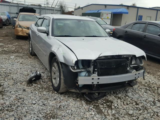 2C3JA53G05H505602 - 2005 CHRYSLER 300 TOURIN SILVER photo 1