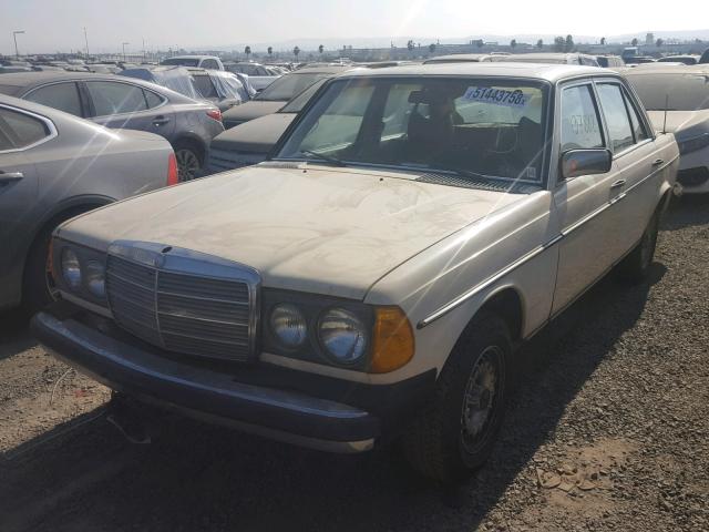 12313012017386 - 1977 MERCEDES-BENZ 300D CREAM photo 2