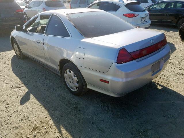 1HGCG31412A022504 - 2002 HONDA ACCORD LX SILVER photo 3