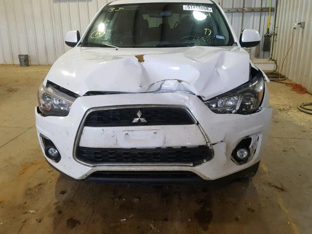 4A4AP4AU4EE027634 - 2014 MITSUBISHI OUTLANDER WHITE photo 9