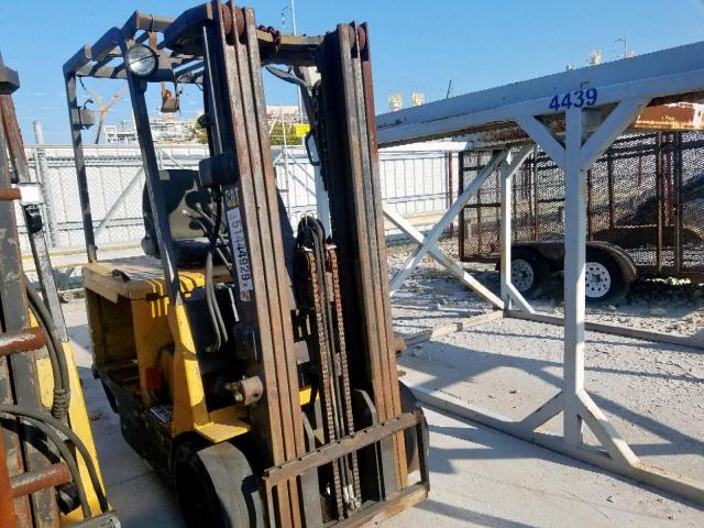 A2EC263261 - 2000 CATE FORKLIFT YELLOW photo 1