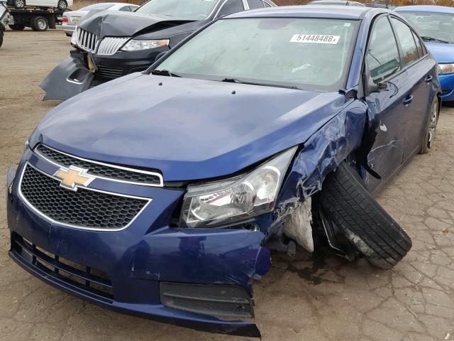 1G1PA5SH5D7106848 - 2013 CHEVROLET CRUZE LS BLUE photo 2