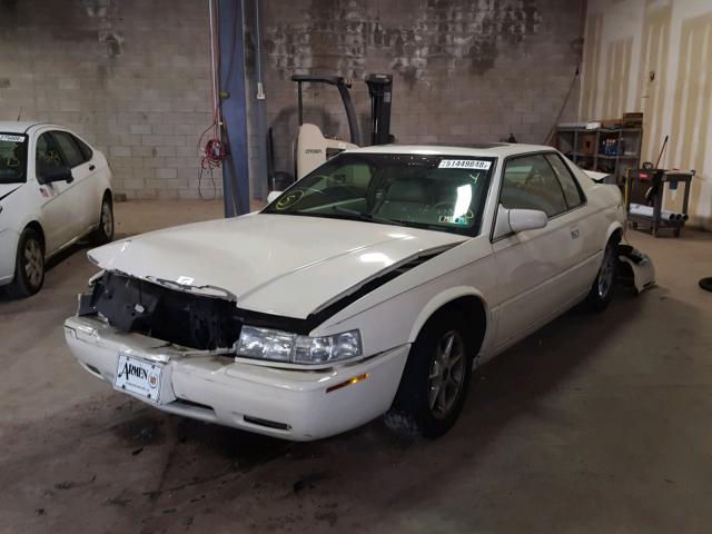 1G6EC12942B106010 - 2002 CADILLAC ELDORADO C CREAM photo 2