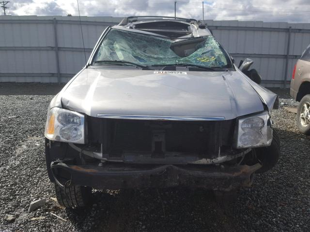 1GKET16SX56177725 - 2005 GMC ENVOY XL SILVER photo 9