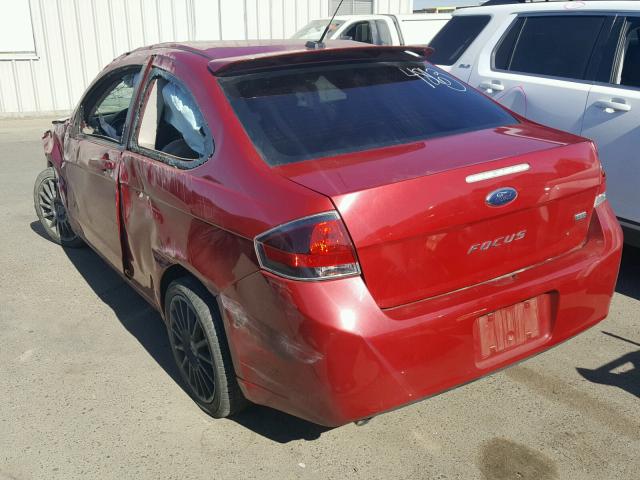 1FAHP3DN6AW165335 - 2010 FORD FOCUS SES RED photo 3