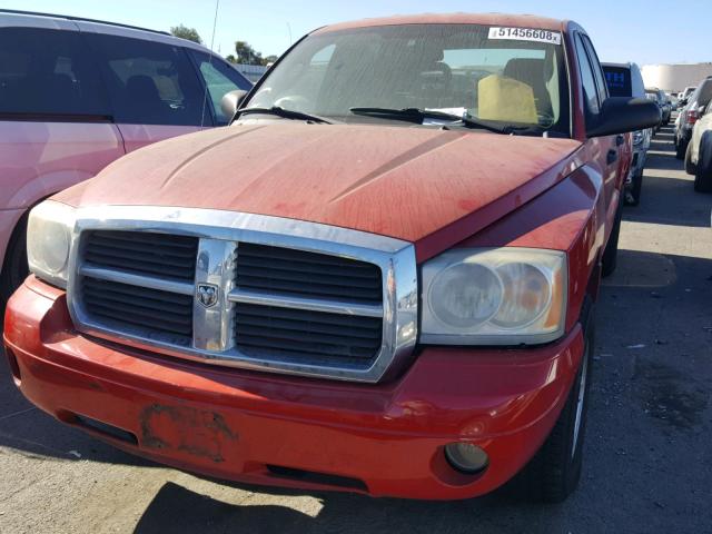 1D7HE48N76S502678 - 2006 DODGE DAKOTA QUA RED photo 2