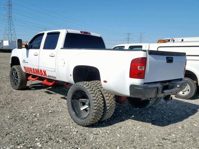 1GTJK33698F133414 - 2008 GMC SIERRA K35 WHITE photo 3