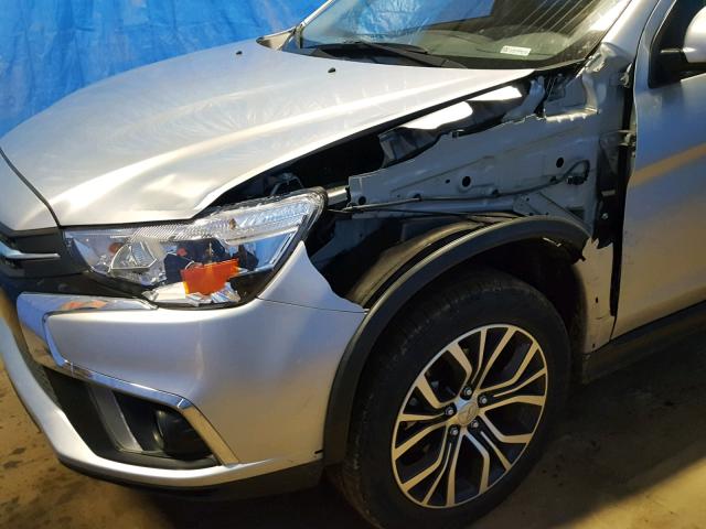 JA4AR3AW9JZ036162 - 2018 MITSUBISHI OUTLANDER SILVER photo 9