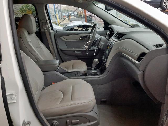 1GNKVLKD7DJ144969 - 2013 CHEVROLET TRAVERSE L WHITE photo 5