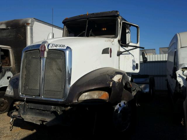 1XKADP9X4CR297909 - 2012 KENWORTH CONSTRUCTI WHITE photo 2