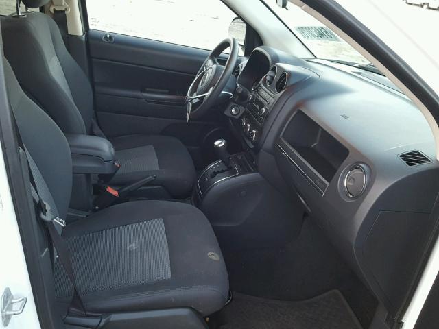 1C4NJDBB3CD625756 - 2012 JEEP COMPASS SP თეთრი ფოტო 5