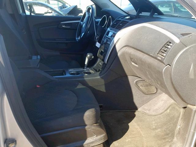 1GNLVGED9AS103577 - 2010 CHEVROLET TRAVERSE L SILVER photo 5