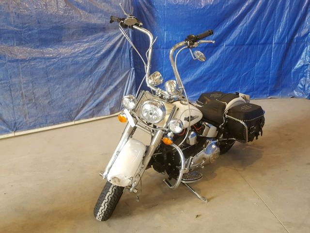 1HD1BWB176Y054105 - 2006 HARLEY-DAVIDSON FLSTCI WHITE photo 2