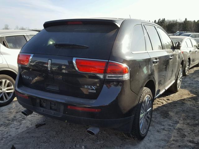 2LMDJ8JK0DBL06682 - 2013 LINCOLN MKX BLACK photo 4