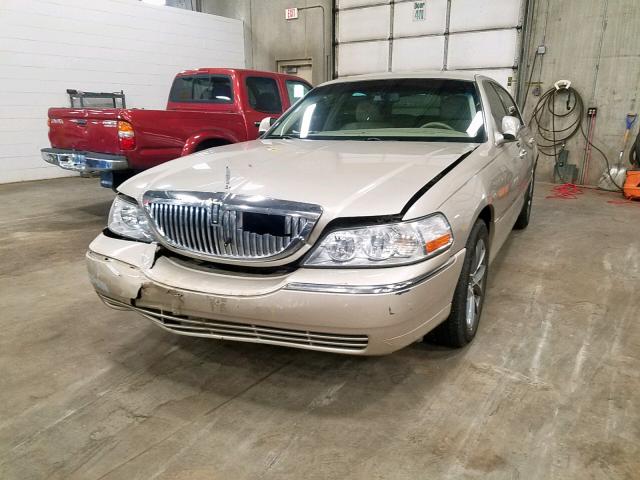 1LNHM81W76Y613148 - 2006 LINCOLN TOWN CAR S TAN photo 2