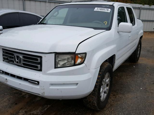 2HJYK16506H553141 - 2006 HONDA RIDGELINE WHITE photo 2