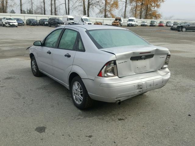 1FAFP34N85W272318 - 2005 FORD FOCUS ZX4 SILVER photo 3