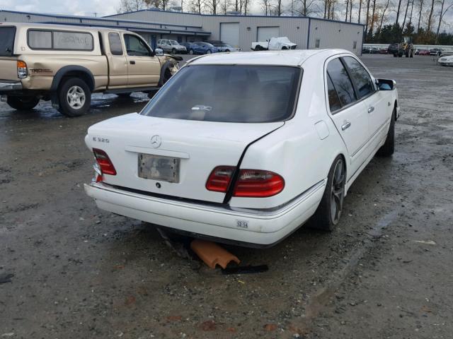 WDBJF65F5WA596789 - 1998 MERCEDES-BENZ E 320 WHITE photo 4