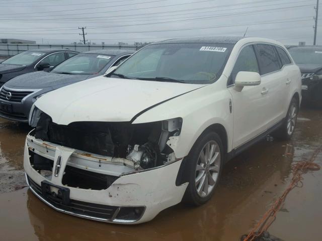 2LMHJ5AT5CBL52810 - 2012 LINCOLN MKT WHITE photo 2