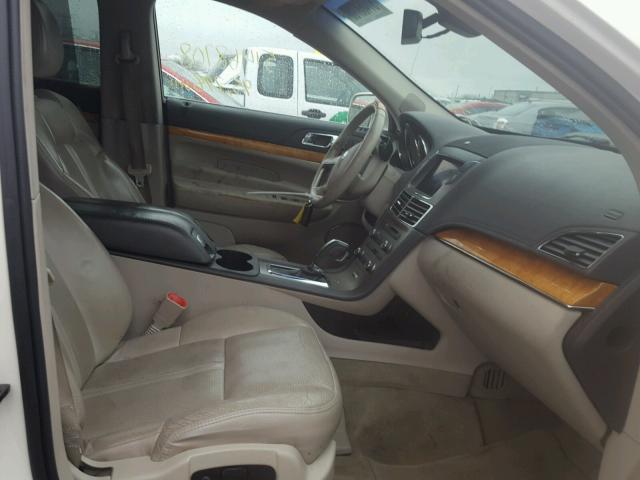 2LMHJ5AT5CBL52810 - 2012 LINCOLN MKT WHITE photo 5