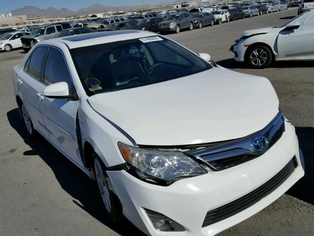 4T1BD1FKXEU130021 - 2014 TOYOTA CAMRY HYBR WHITE photo 1